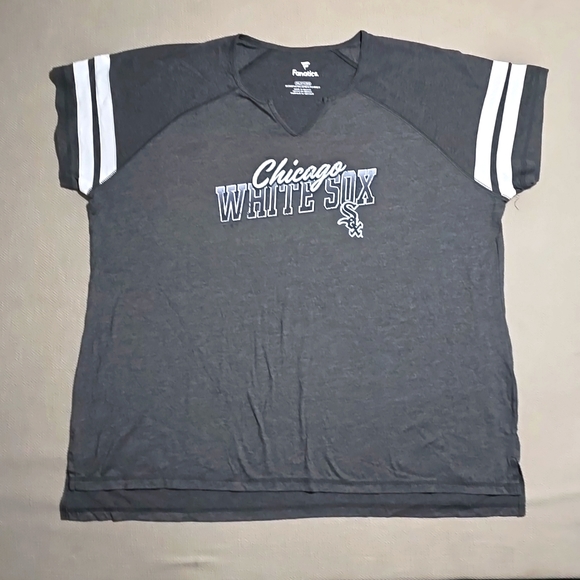 Fanatics Tops - Chicago White Sox Fanatics Womens Size 3XL Slanted Pride Notch Tri-Blend V-Neck